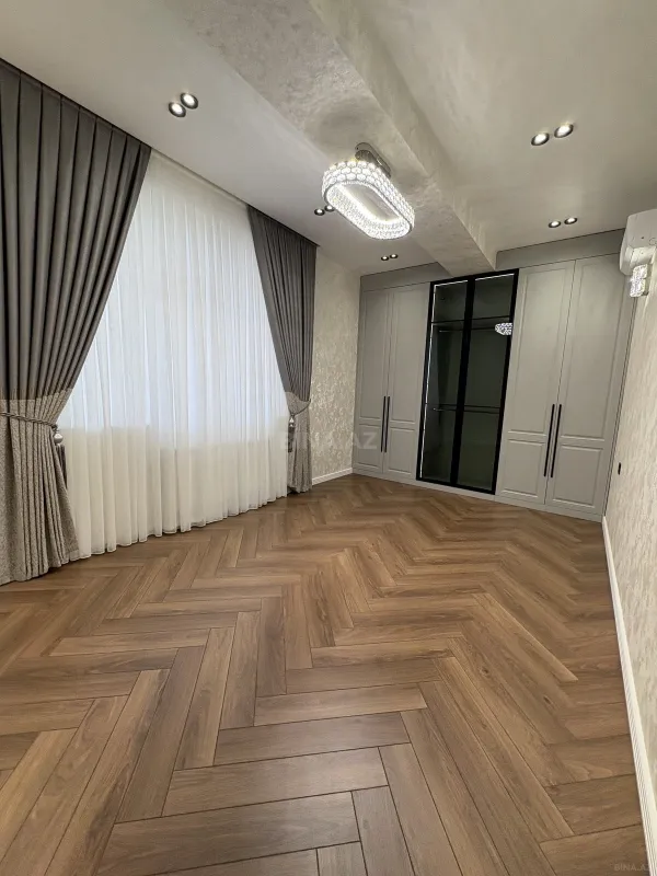 Satılır 3 otaqlı mənzil 105 m²