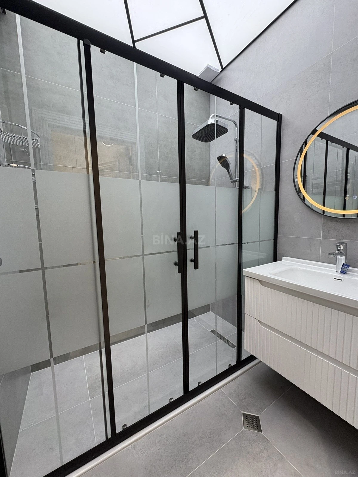 Satılır 3 otaqlı mənzil 105 m²