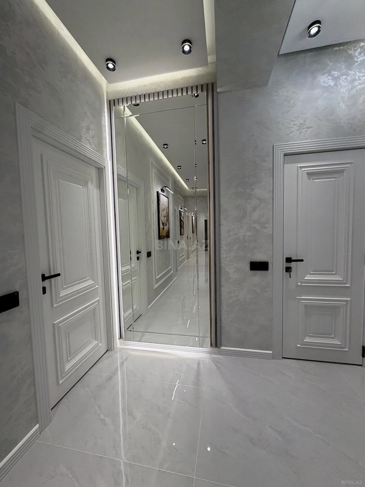 Satılır 3 otaqlı mənzil 105 m²