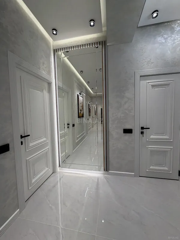 Satılır 3 otaqlı mənzil 105 m²