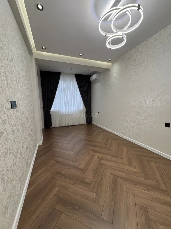 Satılır 3 otaqlı mənzil 105 m²