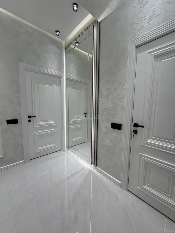 Satılır 3 otaqlı mənzil 105 m²