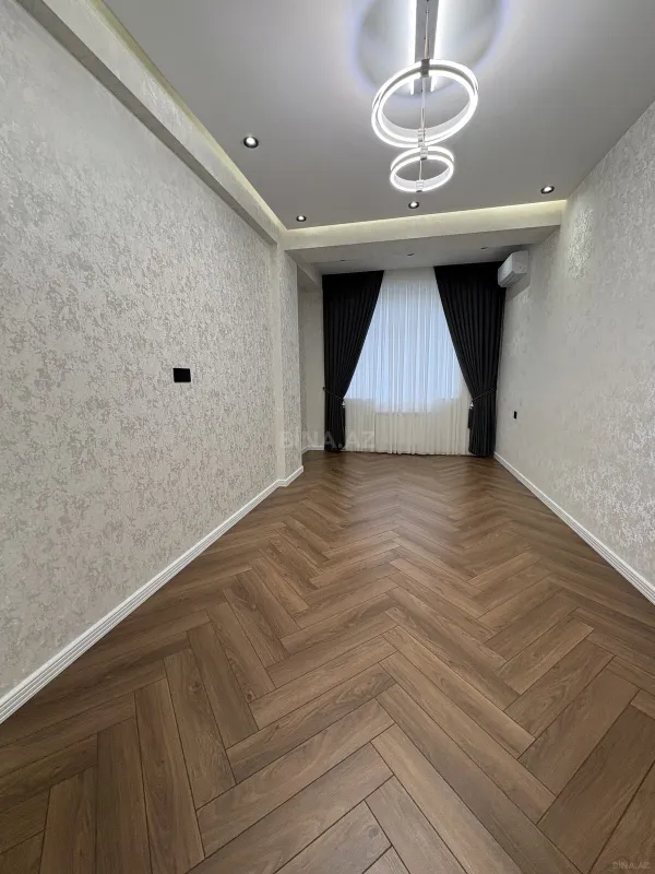 Satılır 3 otaqlı mənzil 105 m²
