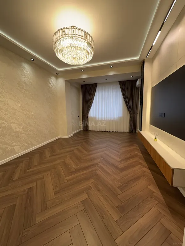 Satılır 3 otaqlı mənzil 105 m²
