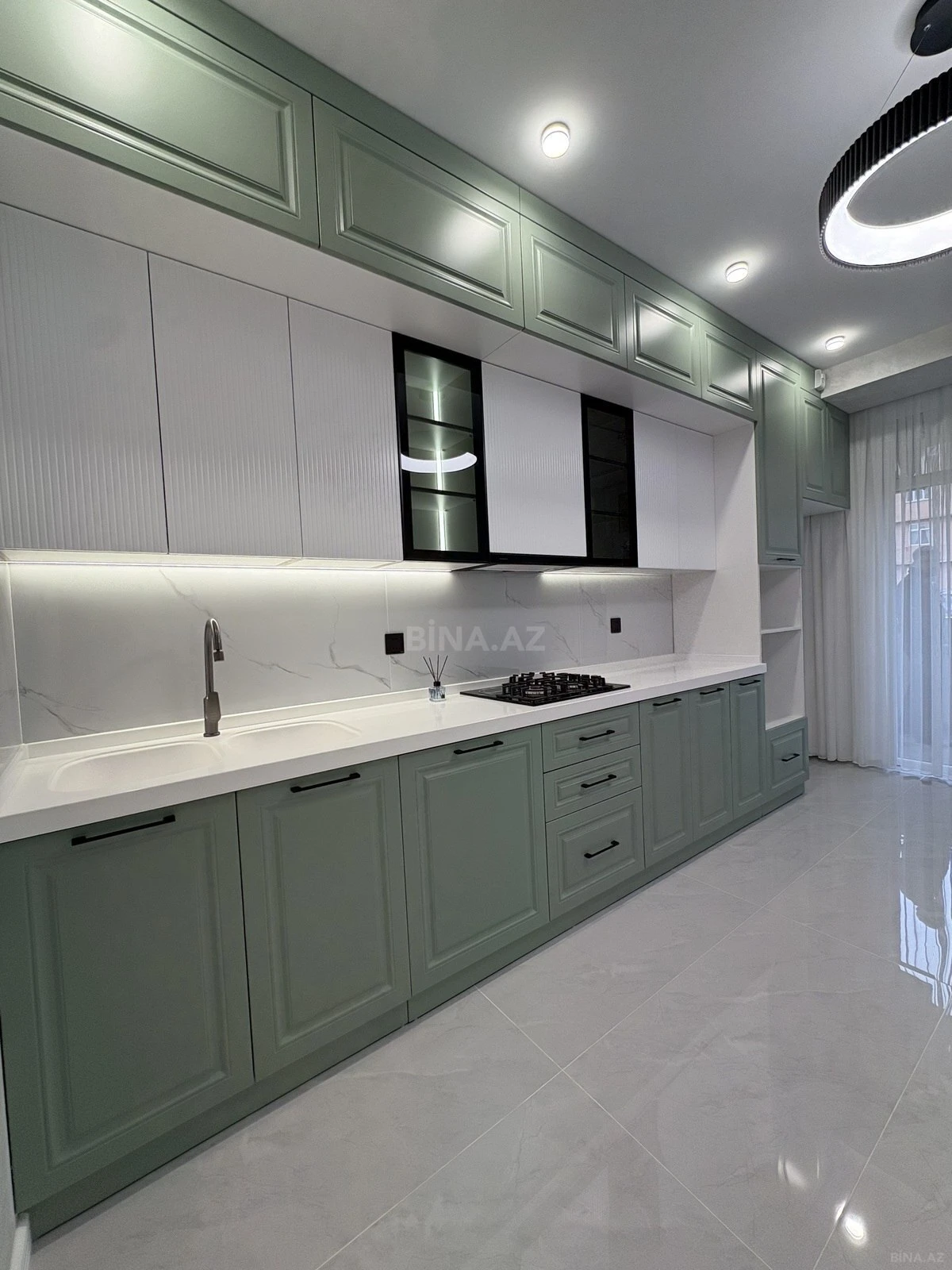Satılır 3 otaqlı mənzil 105 m²