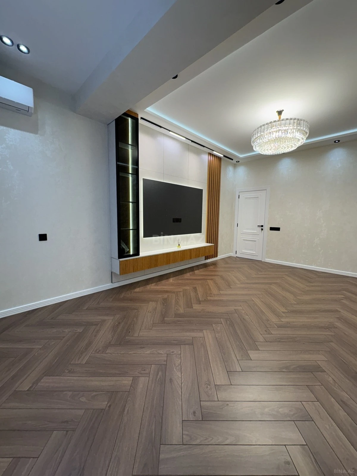 Satılır 3 otaqlı mənzil 105 m²