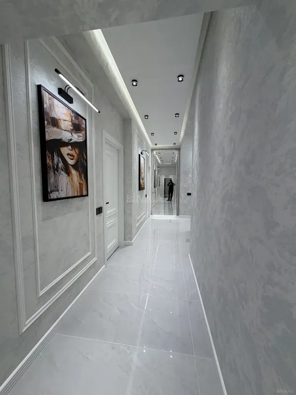 Satılır 3 otaqlı mənzil 105 m²