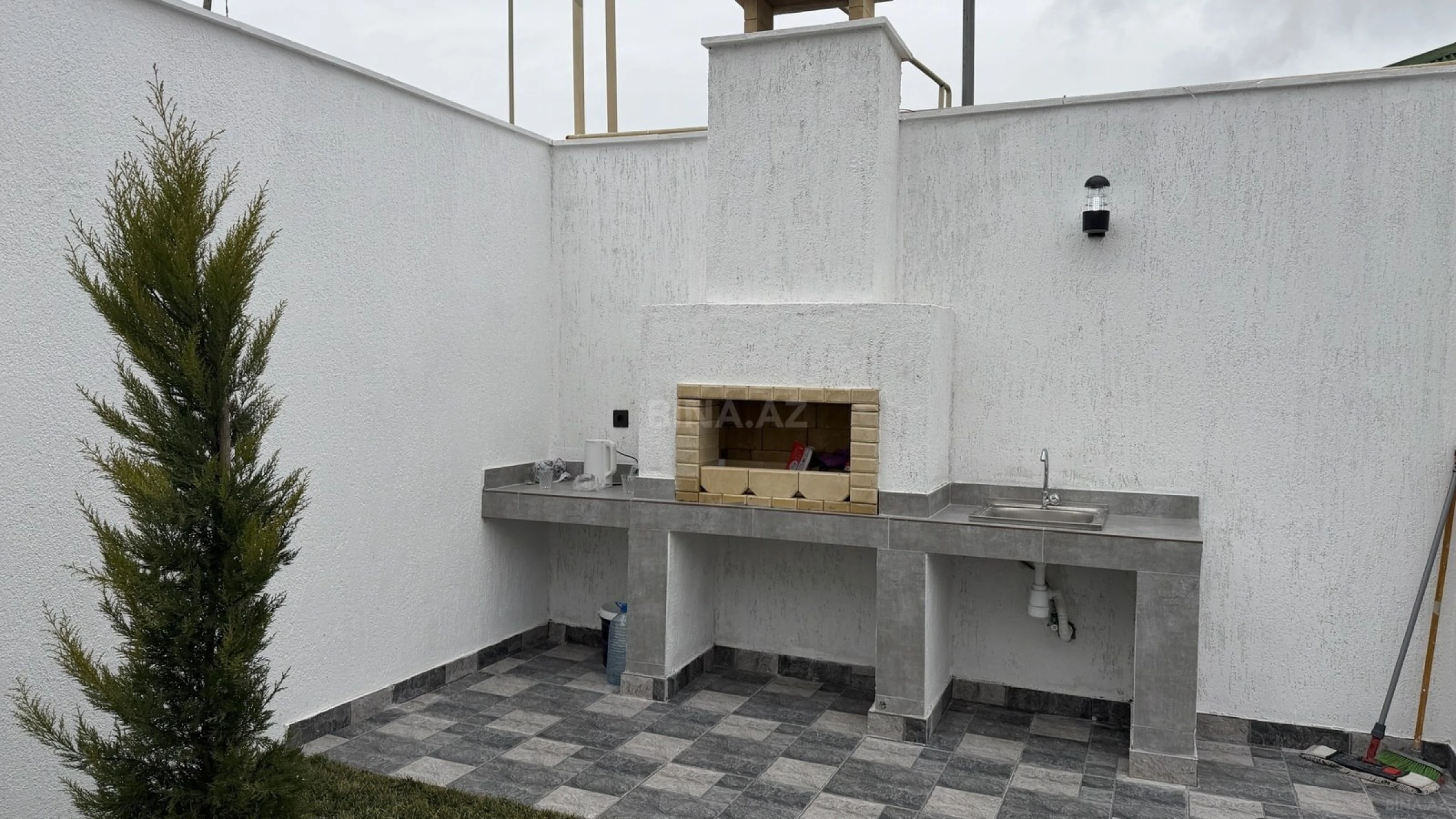 Satılır 4 otaqlı həyət evi 160 m²