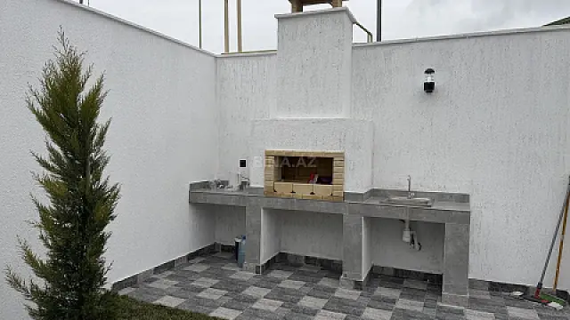 Satılır 4 otaqlı həyət evi 160 m²