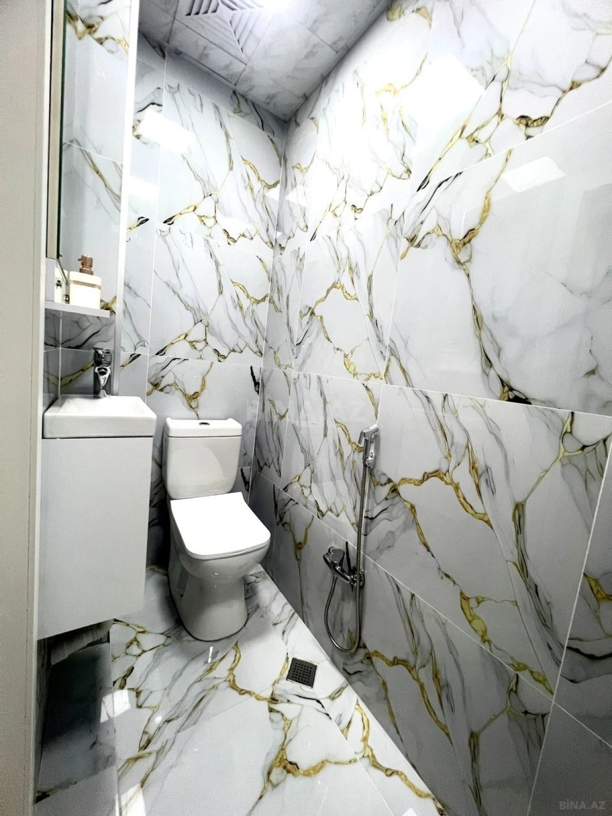 Satılır 3 otaqlı mənzil 110 m²