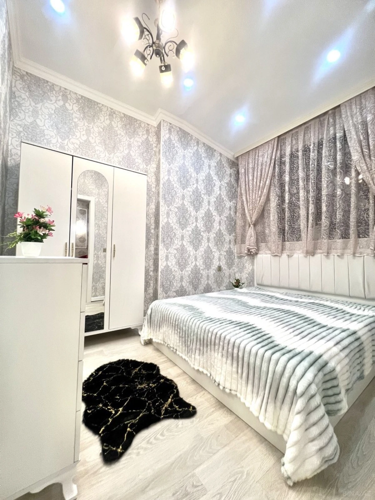 Satılır 3 otaqlı mənzil 110 m²