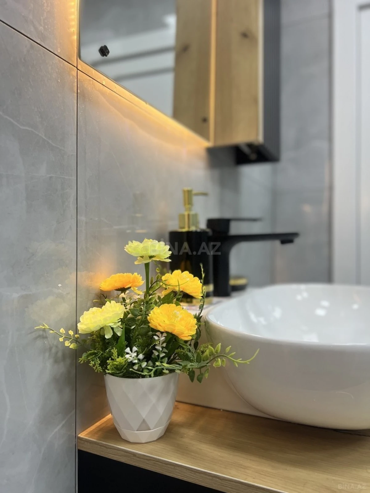 Satılır 3 otaqlı mənzil 110 m²