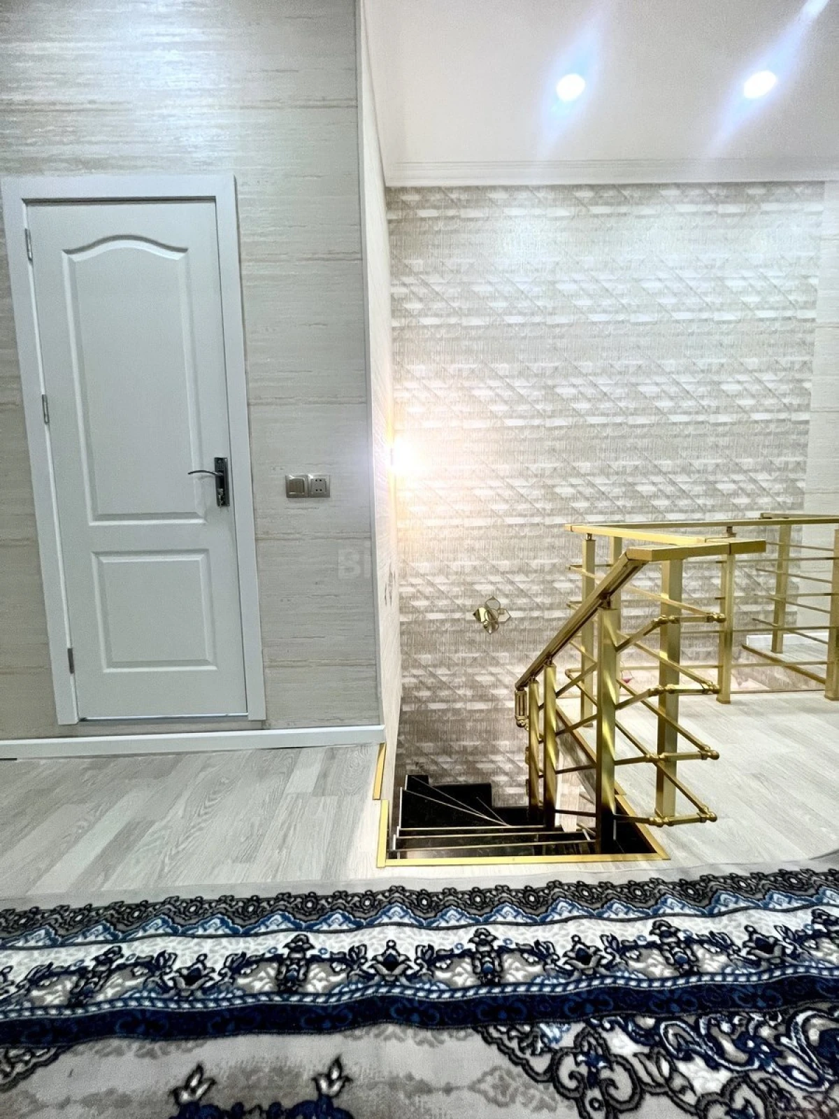 Satılır 3 otaqlı mənzil 110 m²