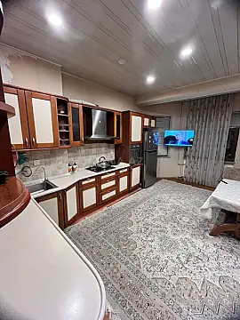 Satılır 4 otaqlı mənzil 200 m²