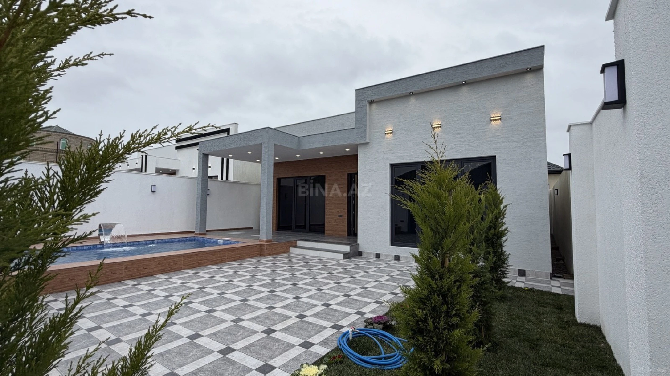 Satılır 4 otaqlı həyət evi 160 m²