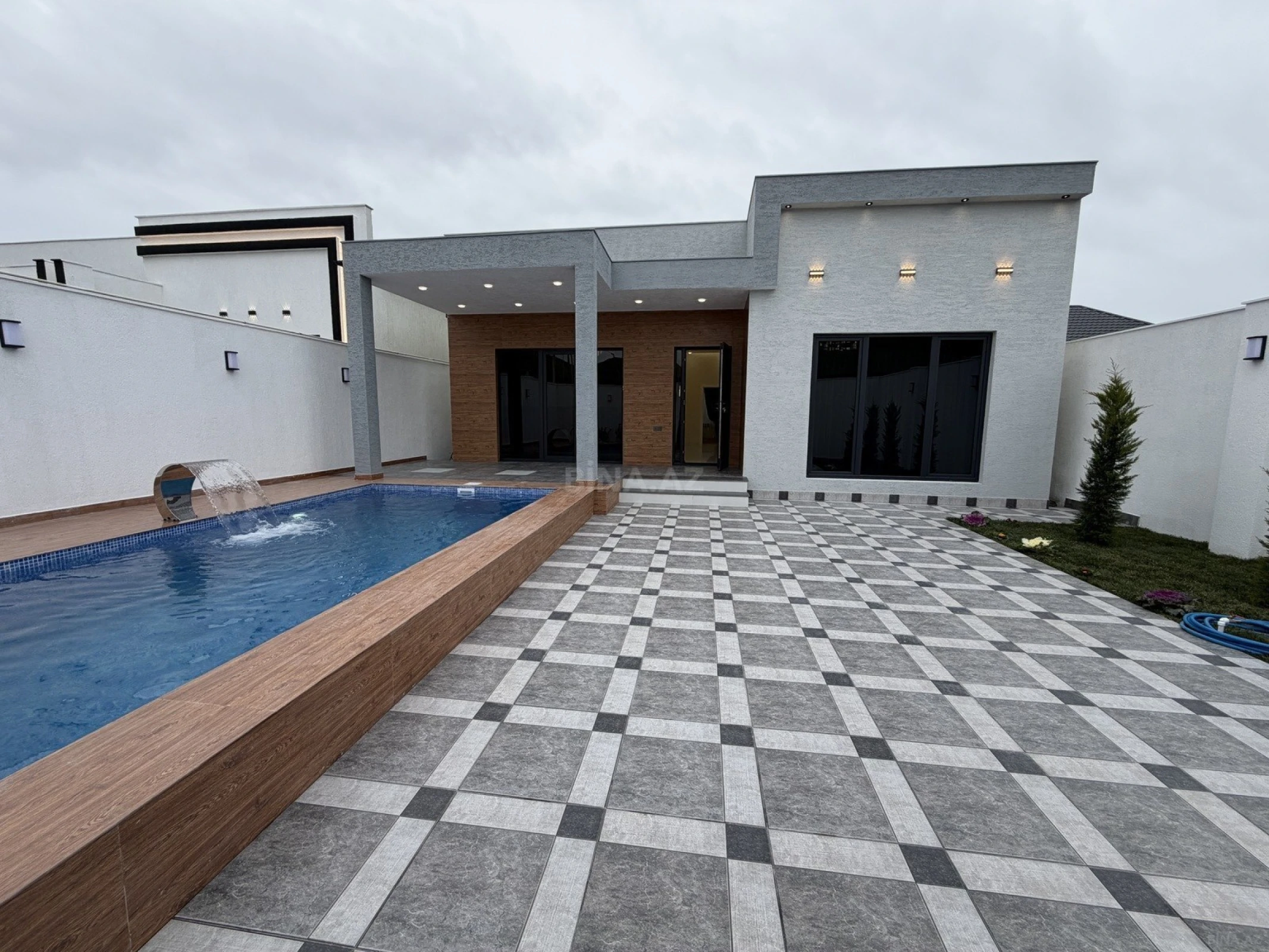 Satılır 4 otaqlı həyət evi 160 m²