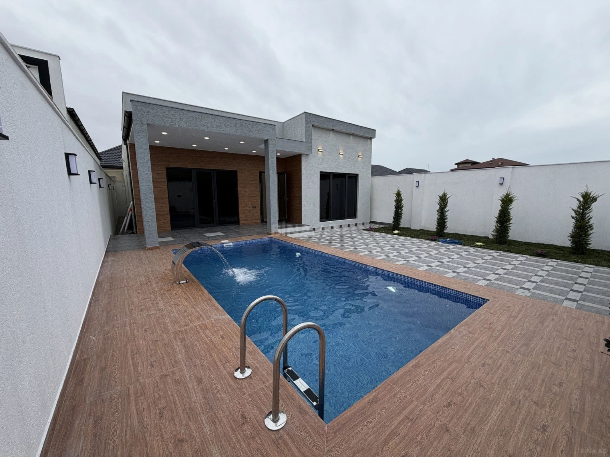 Satılır 4 otaqlı həyət evi 160 m²