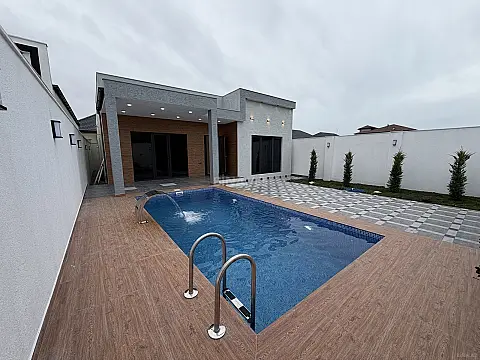 Satılır 4 otaqlı həyət evi 160 m²