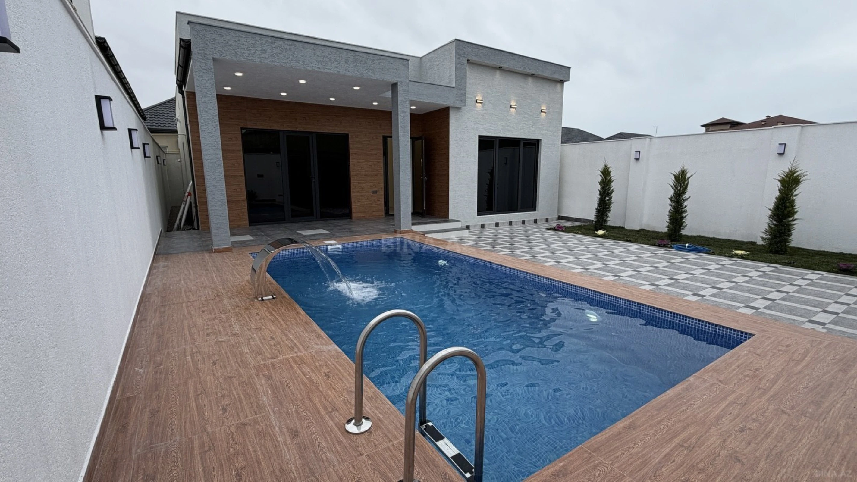 Satılır 4 otaqlı həyət evi 160 m²