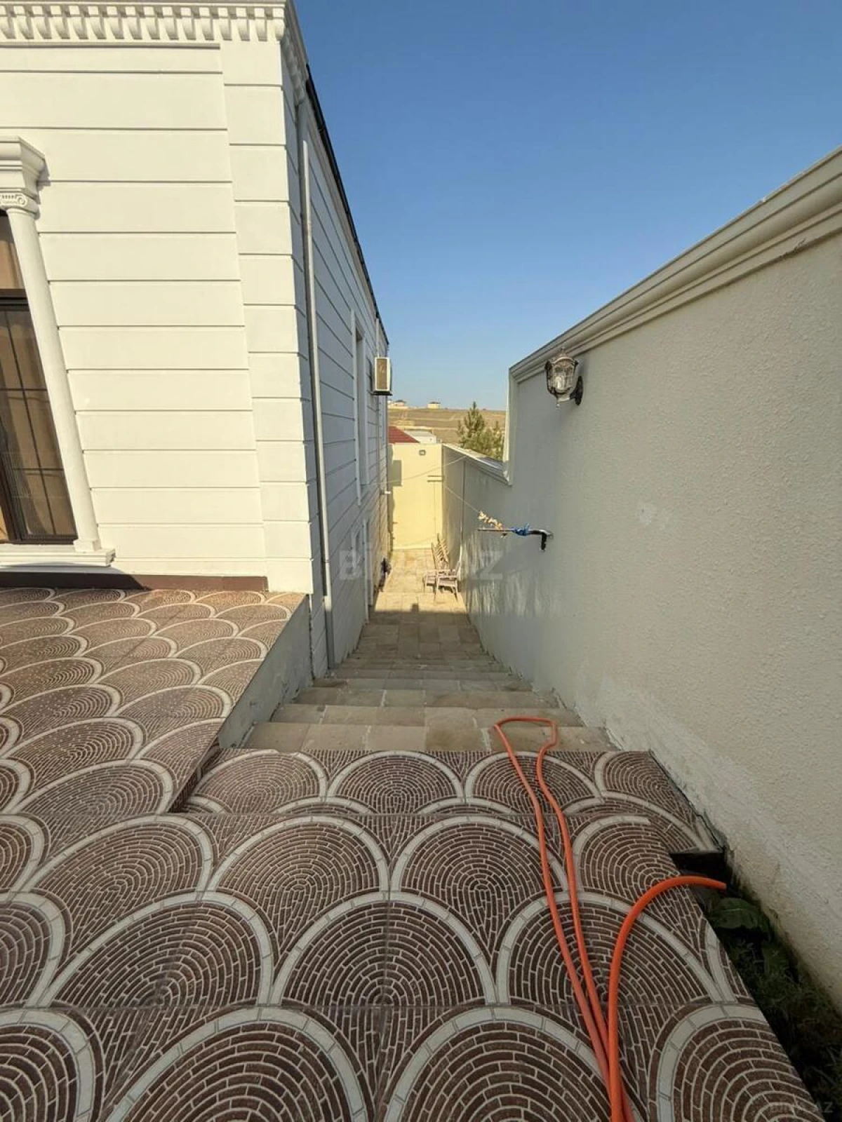 Satılır 5 otaqlı həyət evi 200 m²