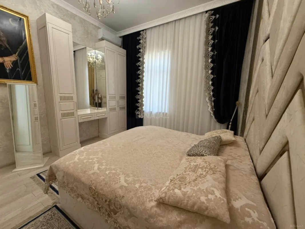 Satılır 5 otaqlı həyət evi 200 m²