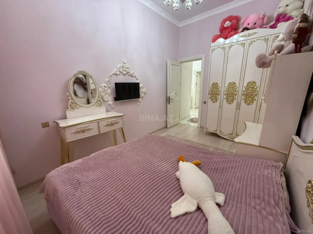 Satılır 5 otaqlı həyət evi 200 m²