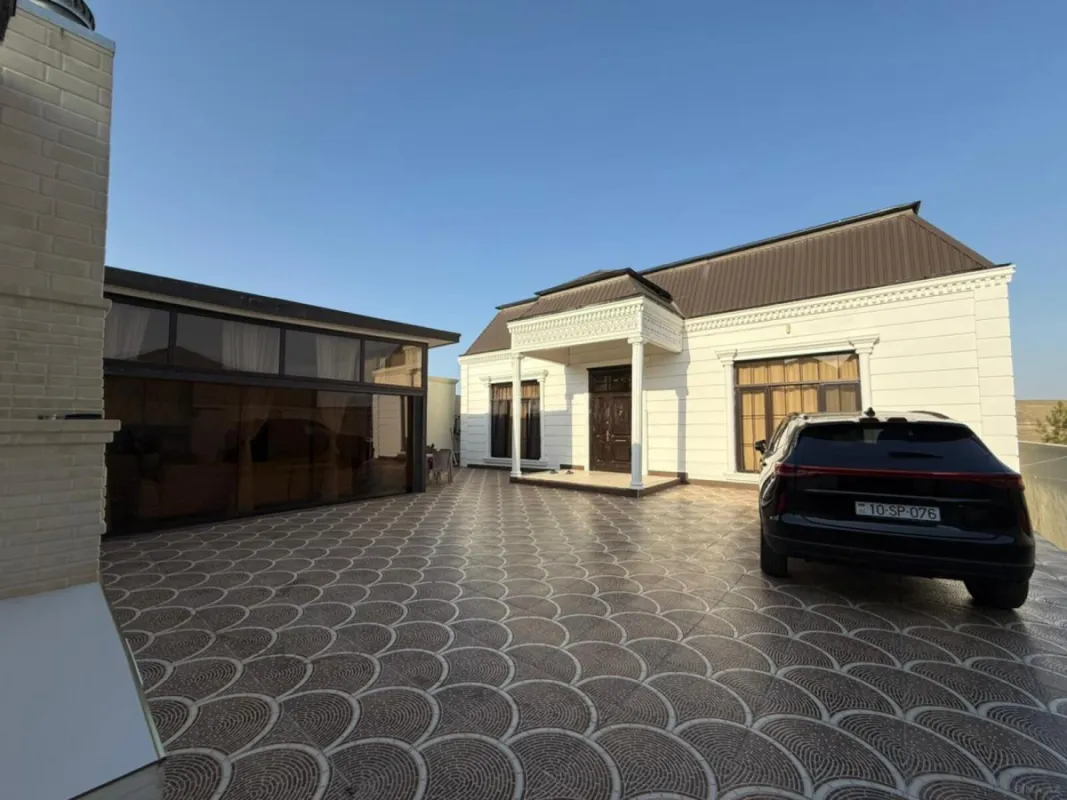 Satılır 5 otaqlı həyət evi 200 m²