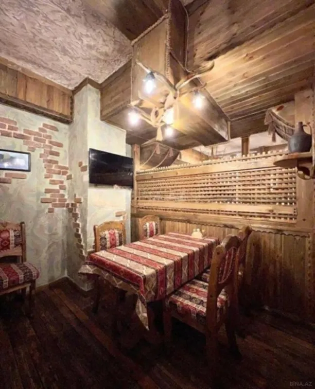 Satılır obyekt 210 m²