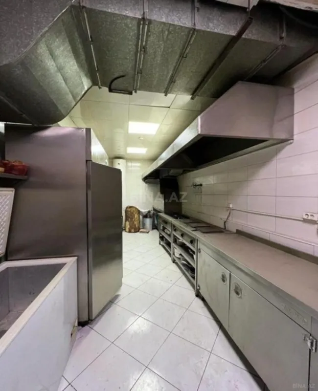 Satılır obyekt 210 m²