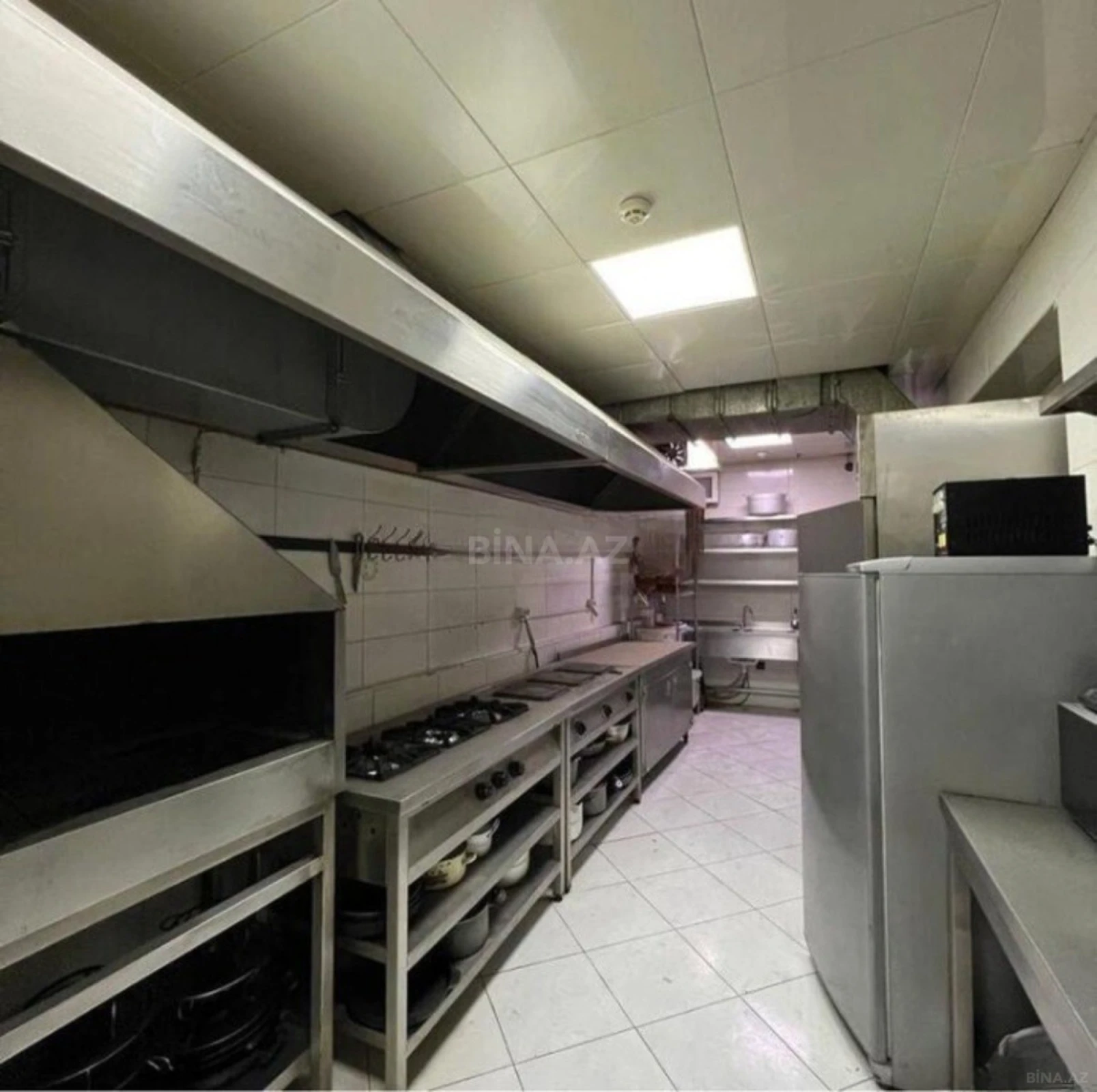 Satılır obyekt 210 m²