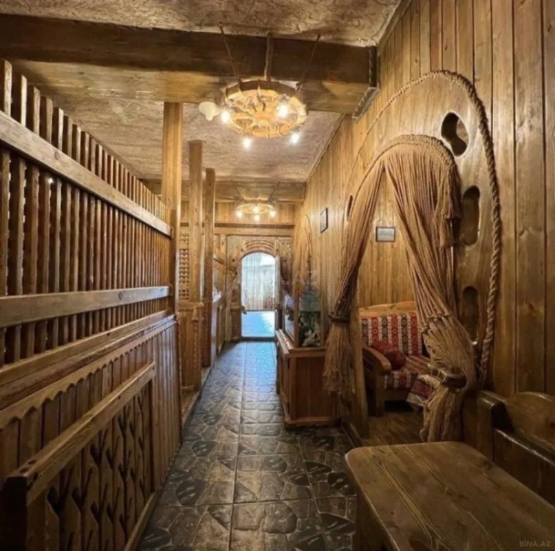 Satılır obyekt 210 m²