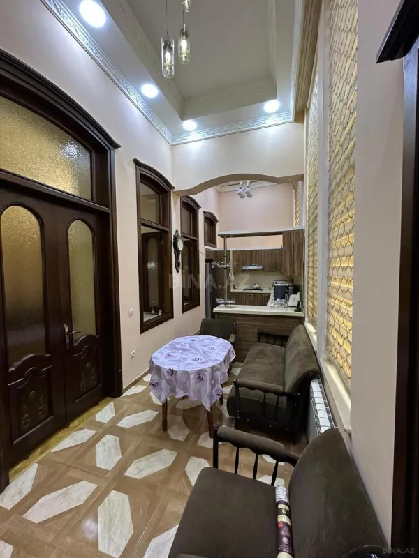 Kirayə verilir 2 otaqlı mənzil 80 m²