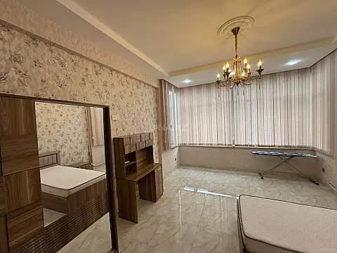 Kirayə verilir 3 otaqlı mənzil 175 m²