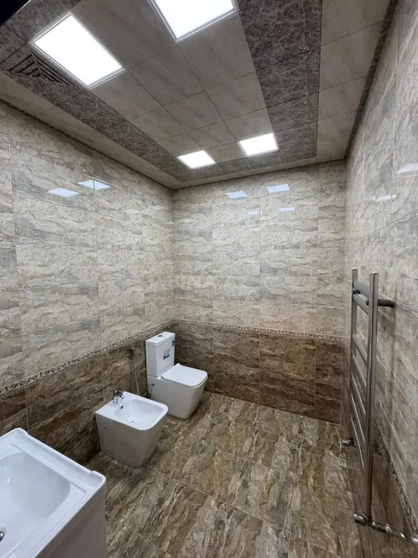 Kirayə verilir 3 otaqlı mənzil 175 m²