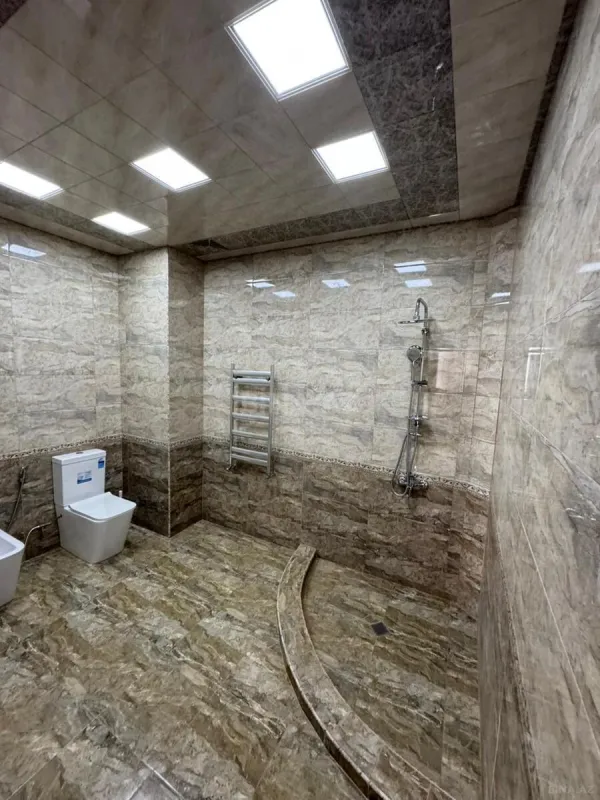 Kirayə verilir 3 otaqlı mənzil 175 m²