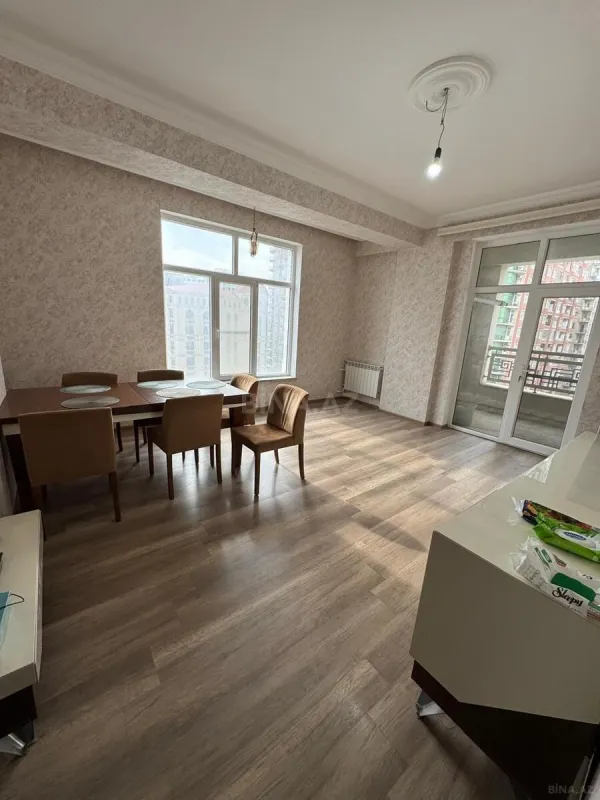 Kirayə verilir 3 otaqlı mənzil 120 m²
