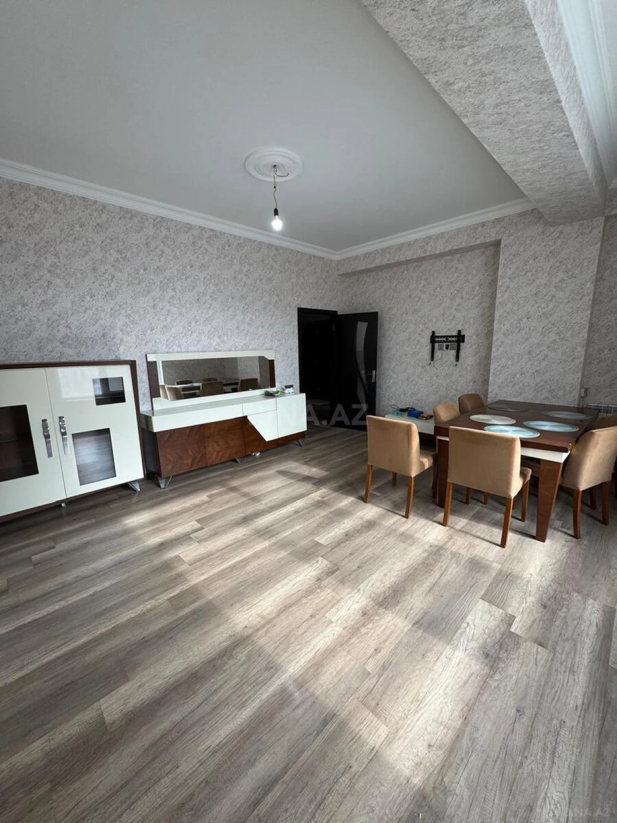 Kirayə verilir 3 otaqlı mənzil 120 m²