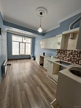 Kirayə verilir 3 otaqlı mənzil 120 m²