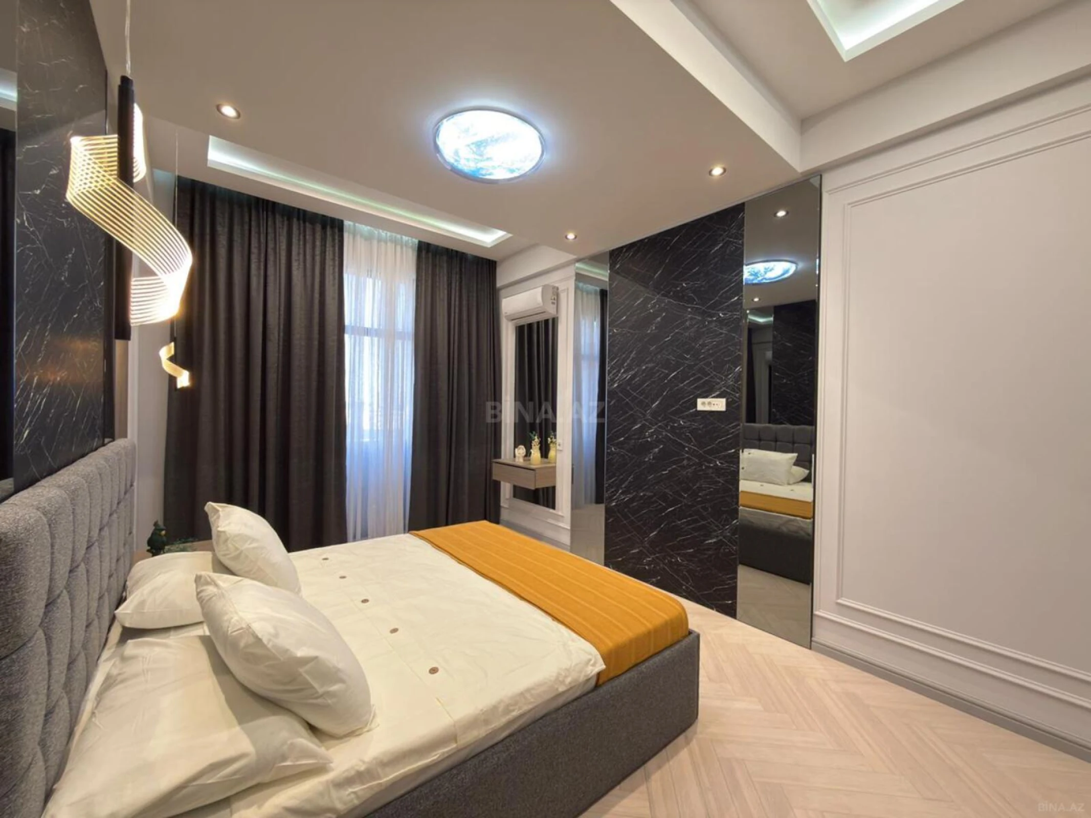 Satılır 3 otaqlı mənzil 125 m²