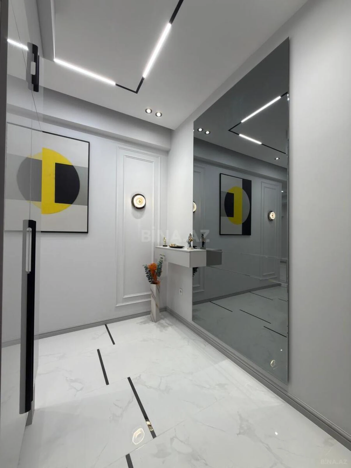 Satılır 3 otaqlı mənzil 125 m²