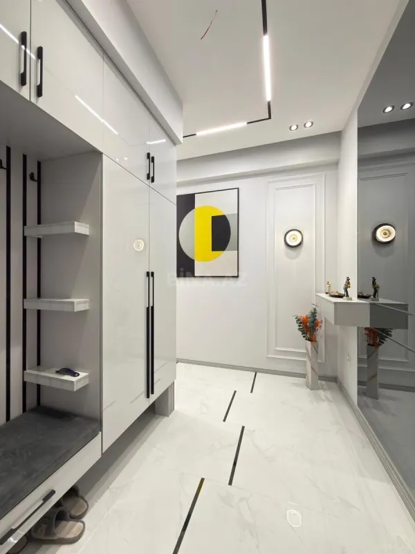 Satılır 3 otaqlı mənzil 125 m²