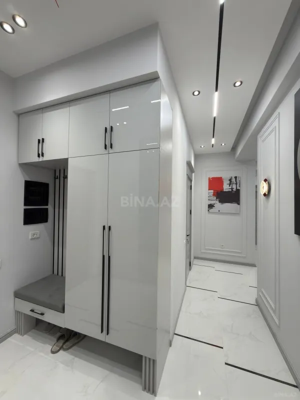 Satılır 3 otaqlı mənzil 125 m²