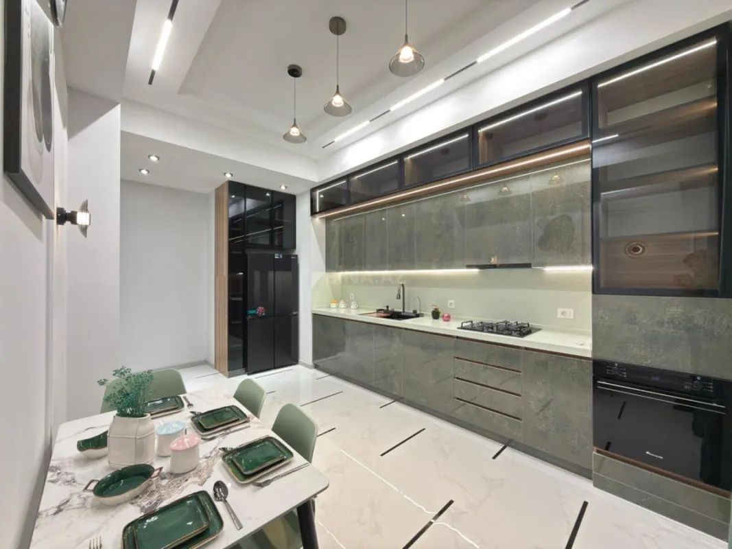 Satılır 3 otaqlı mənzil 125 m²