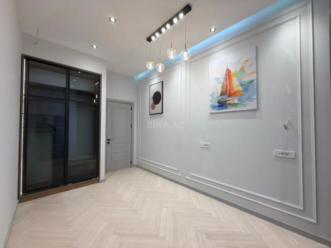 Satılır 3 otaqlı mənzil 125 m²