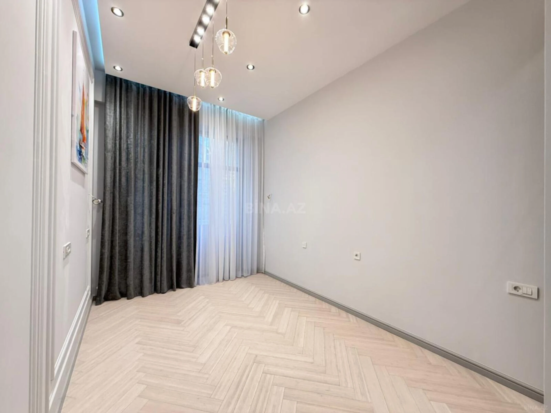 Satılır 3 otaqlı mənzil 125 m²