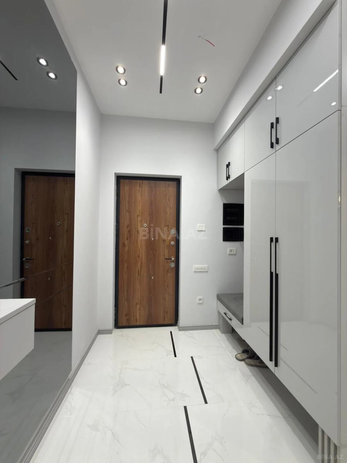 Satılır 3 otaqlı mənzil 125 m²