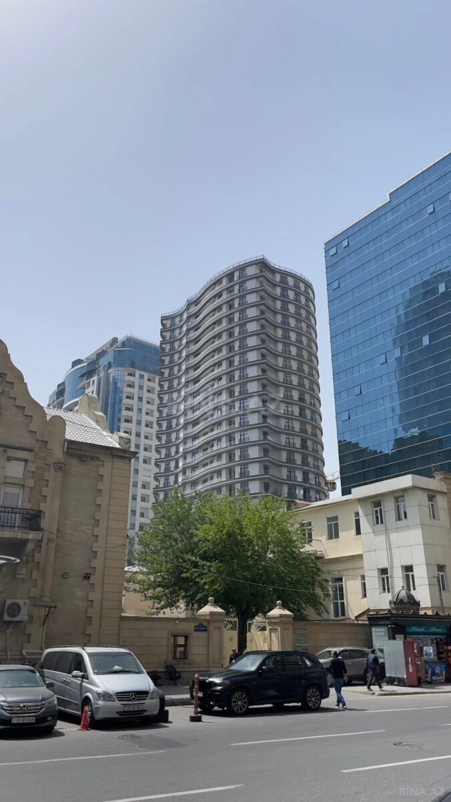 Satılır 3 otaqlı mənzil 106 m²