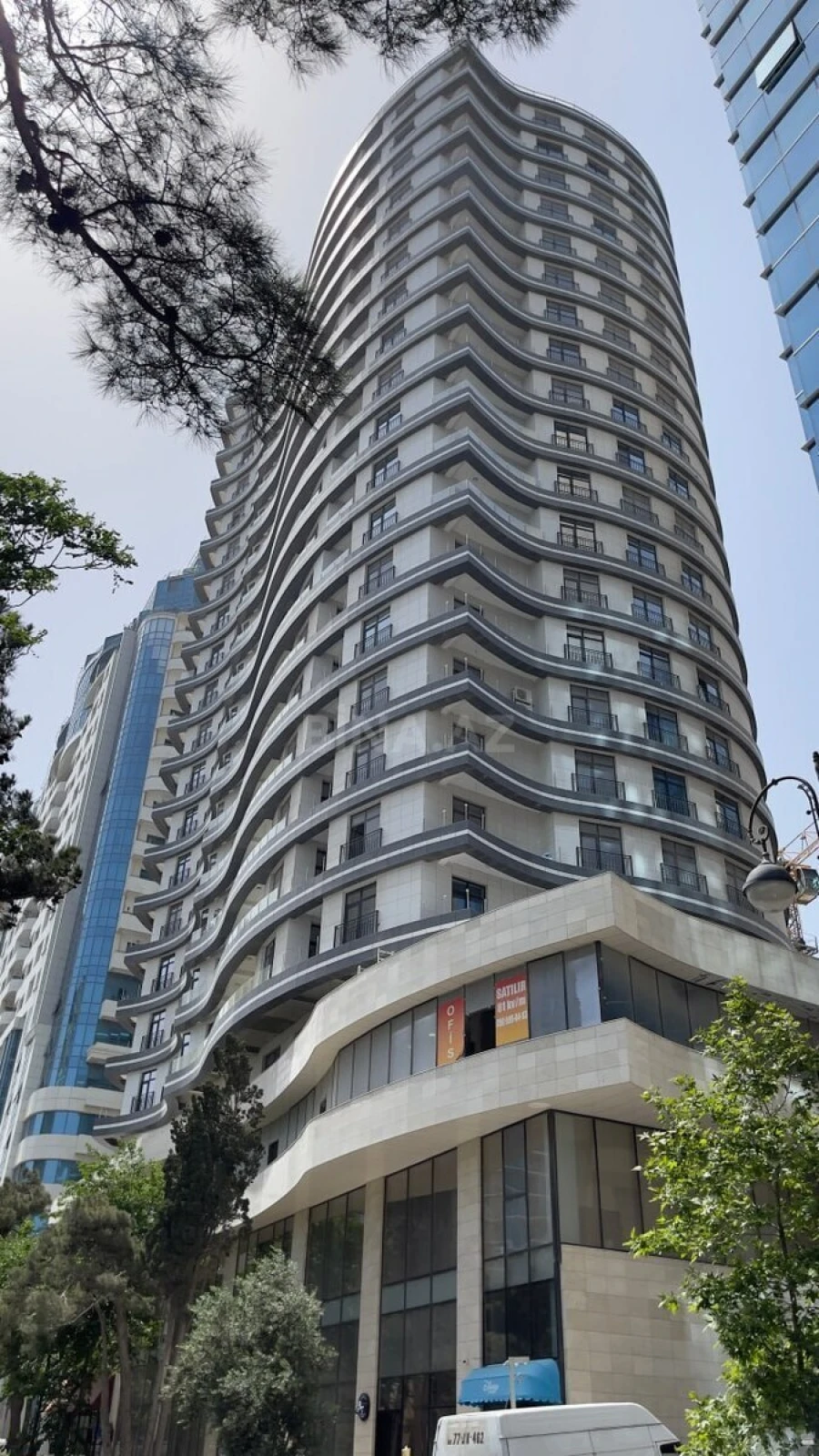 Satılır 3 otaqlı mənzil 106 m²