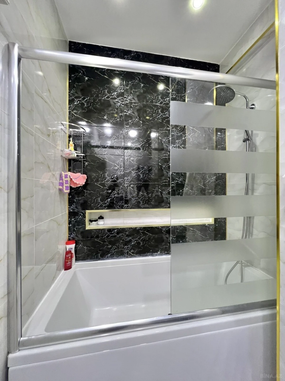 Satılır 4 otaqlı mənzil 180 m²