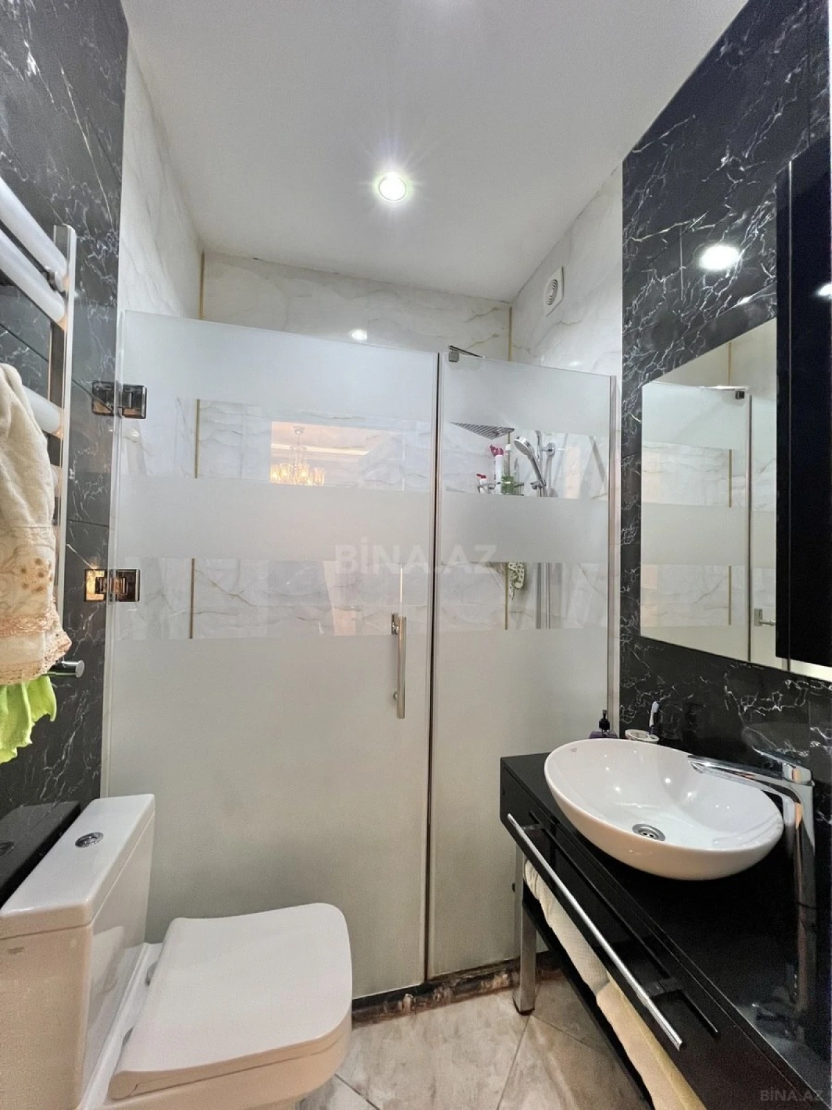 Satılır 4 otaqlı mənzil 180 m²